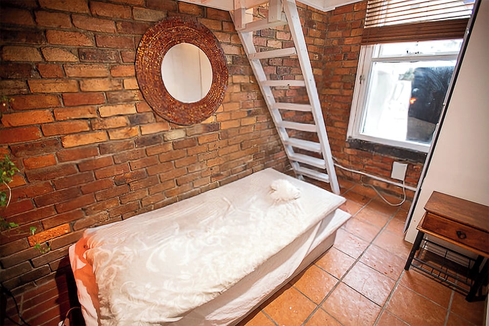 Fitzroy cottage-10pax. 10mins City CBD