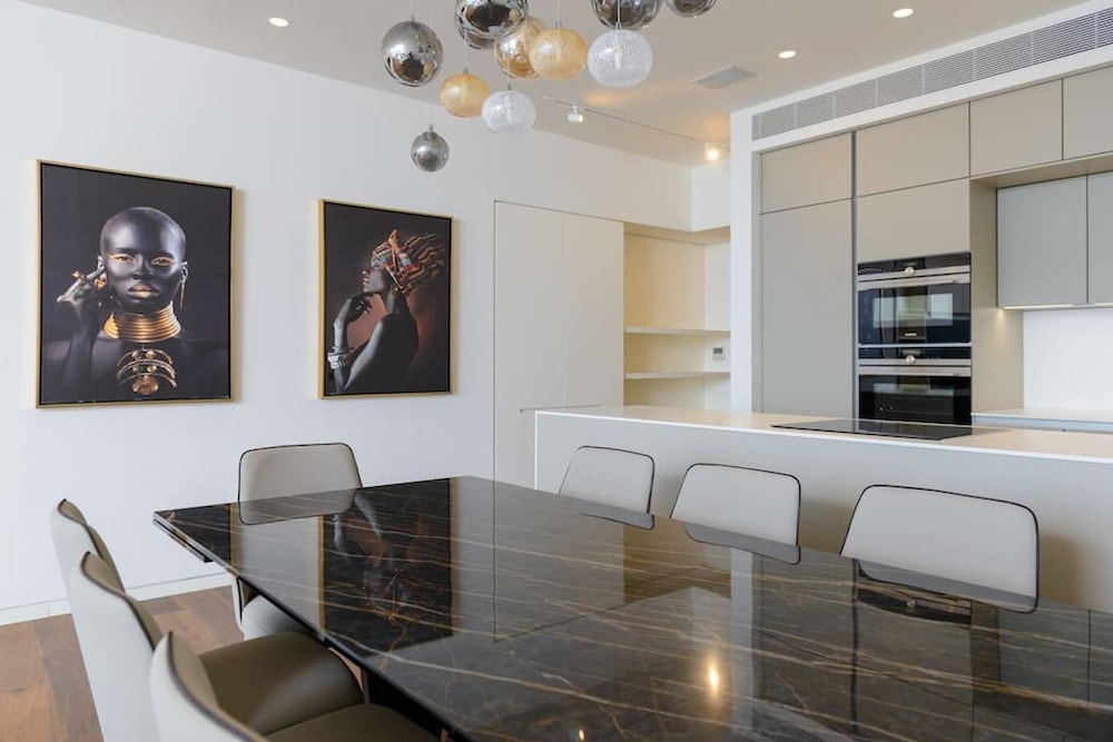 Luxury 2BR on the water by HolyGuest view 5