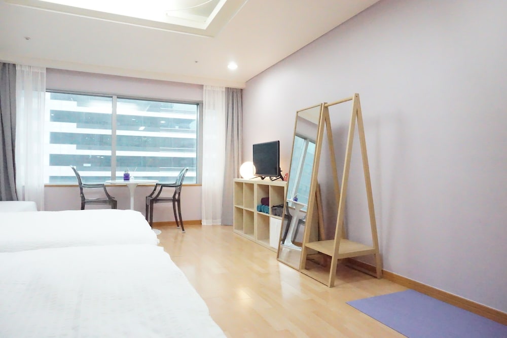 hotel room