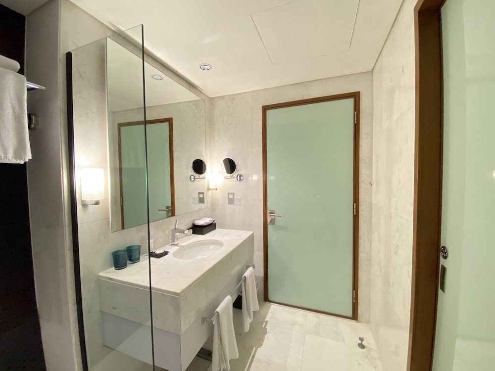 Lux BnB Address Dubai Mall Skyline Views
