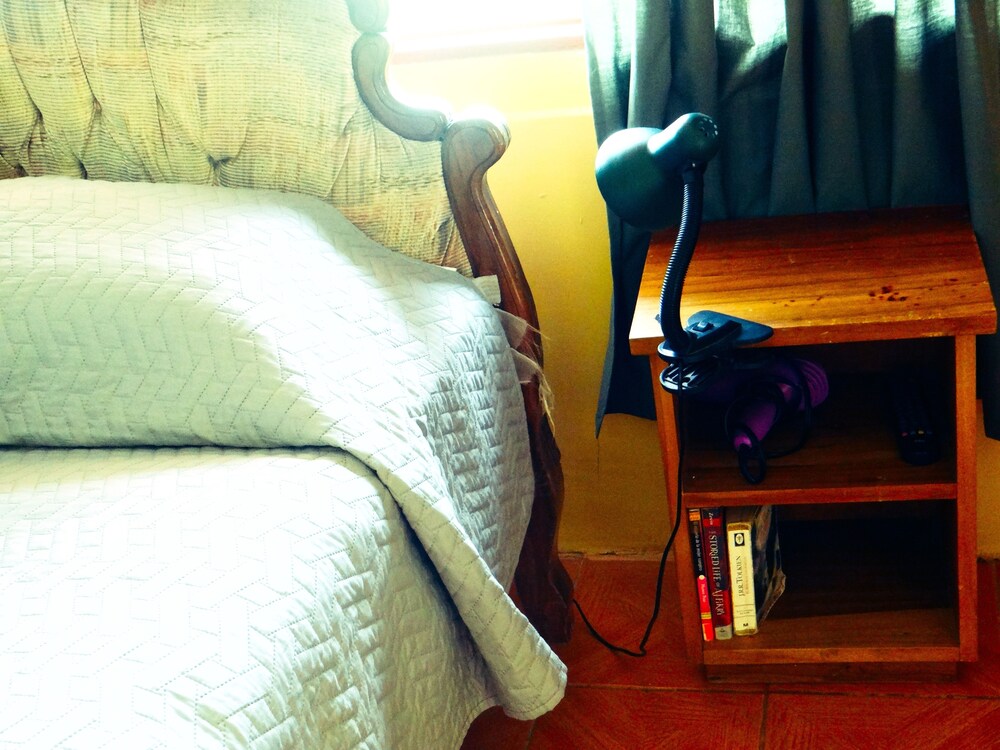 Hummingbird House B&B