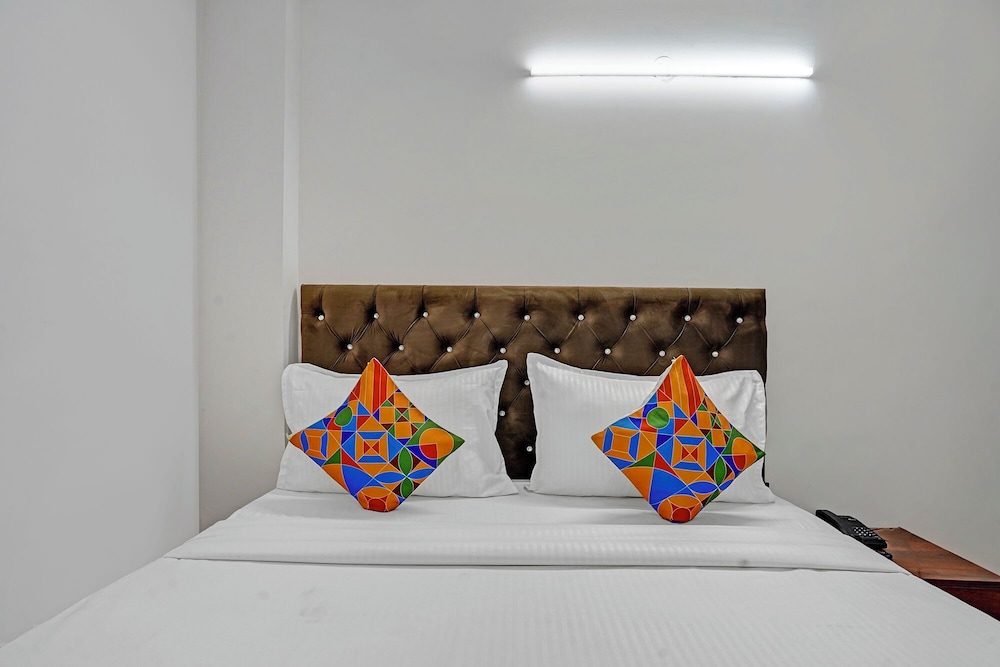 Fabhotel Aakarshan Residency
