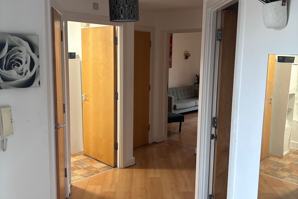 1br-sleeps4-35mintocentrallondon-40mintoheathrow