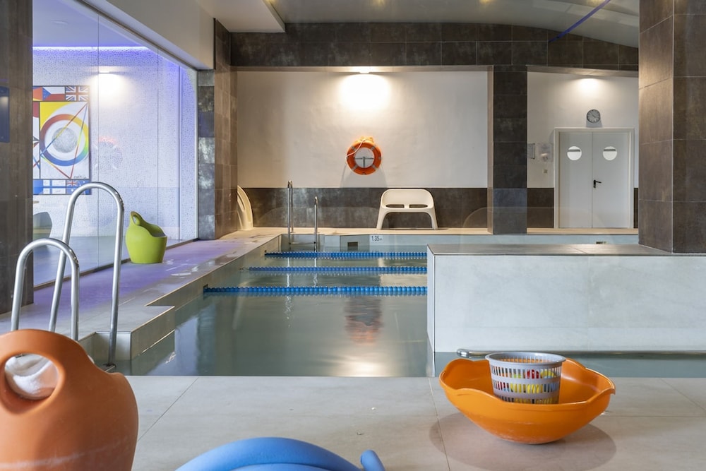 Luxury Apartment With Terrace in Higueron