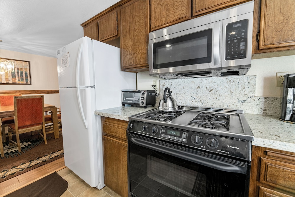 Summit X-ross Roads Condo