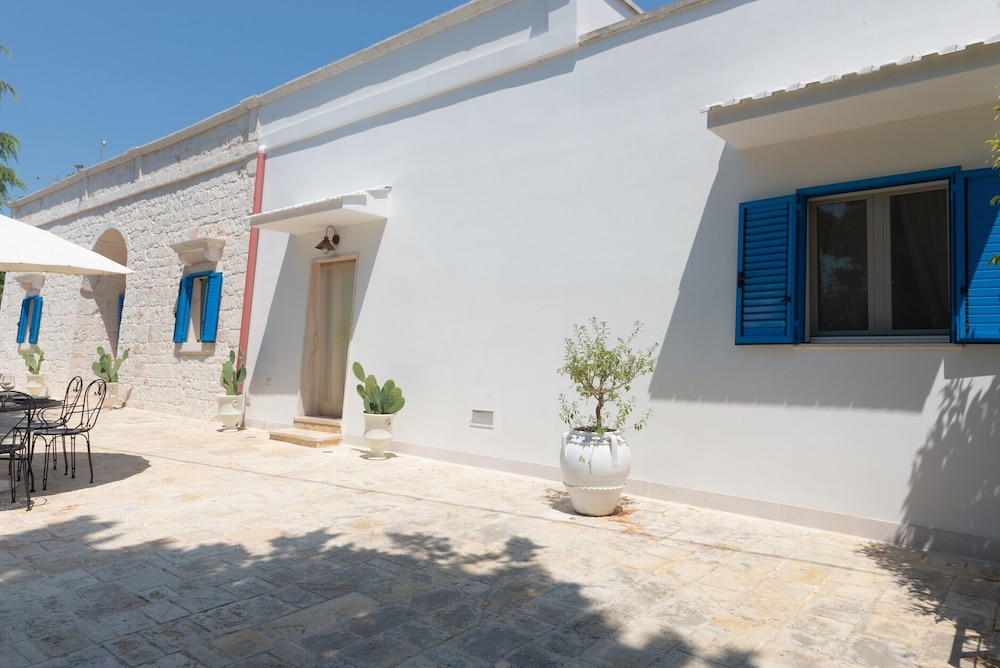 Villa in Itria Valley With Infinity Pool