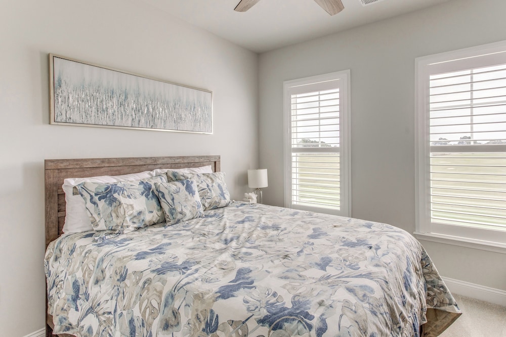 Barefoot Resort Golf Getaway: Pool + Beach Shuttle
