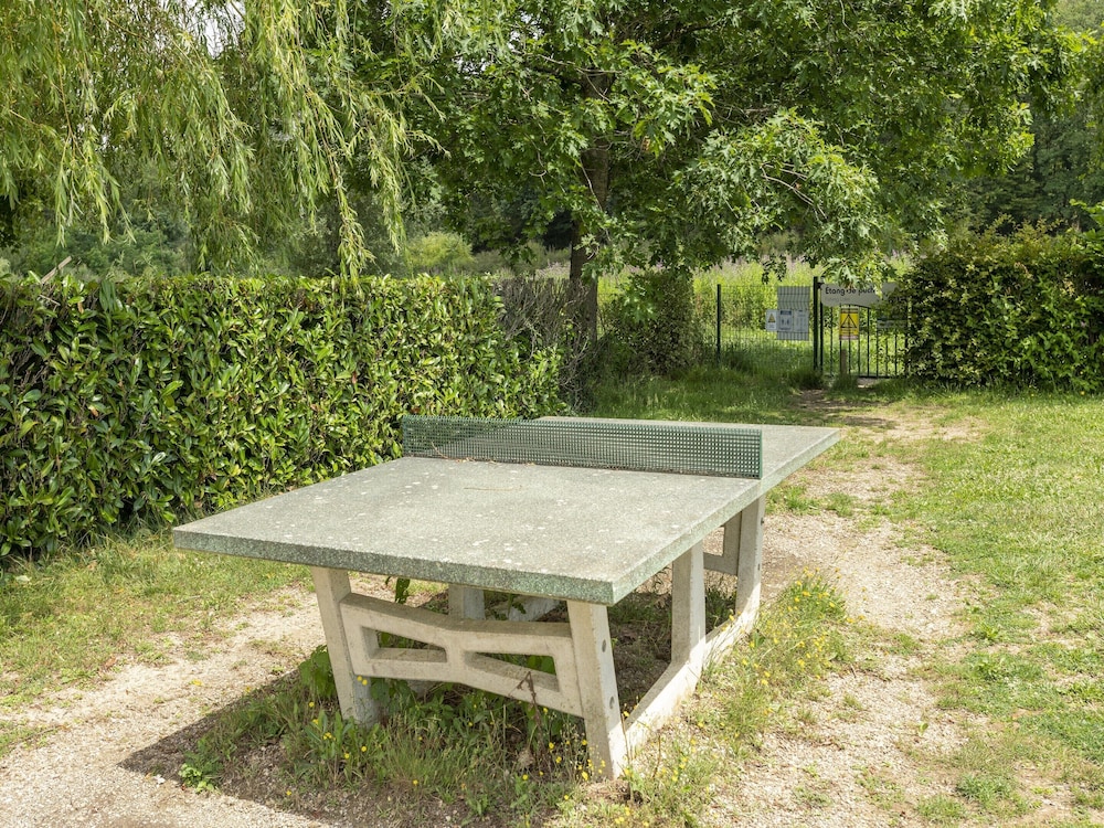 Mobile Home in Veuzain-sur-loire With Garden