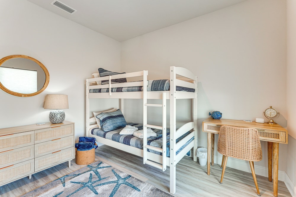 Walk to the Beach: Stylish Home in Port St Joe!