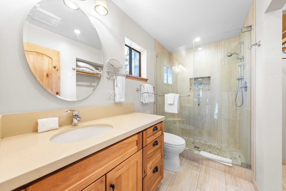 Secluded Incline Village Stay w/ Deck Near Diamond Peak & Lake Cloud 9 and 1/2 by Avantstay