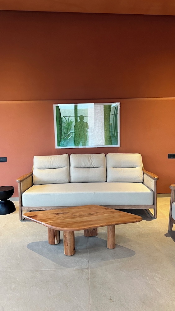 Finding Life House By Jumbo Holidayz