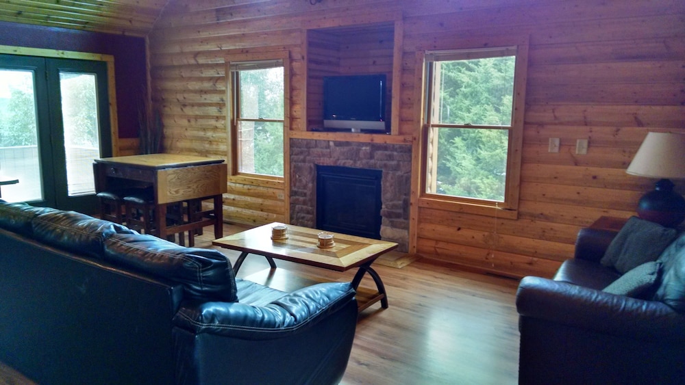 Acorns Resort