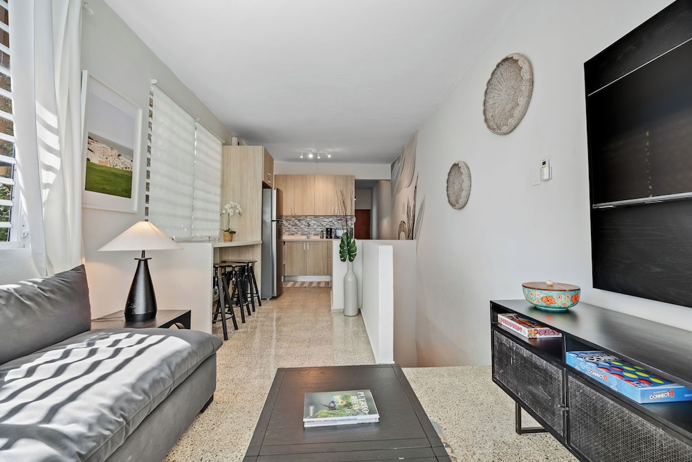 Luxury Condado Apt Walk to the Beach Pool