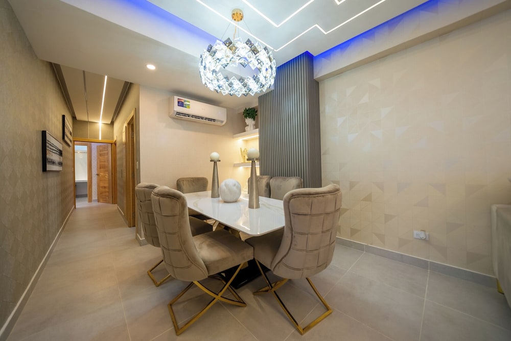 Enjoy Stylish 3br 3, 5b Stylish, Downtown Ocean View