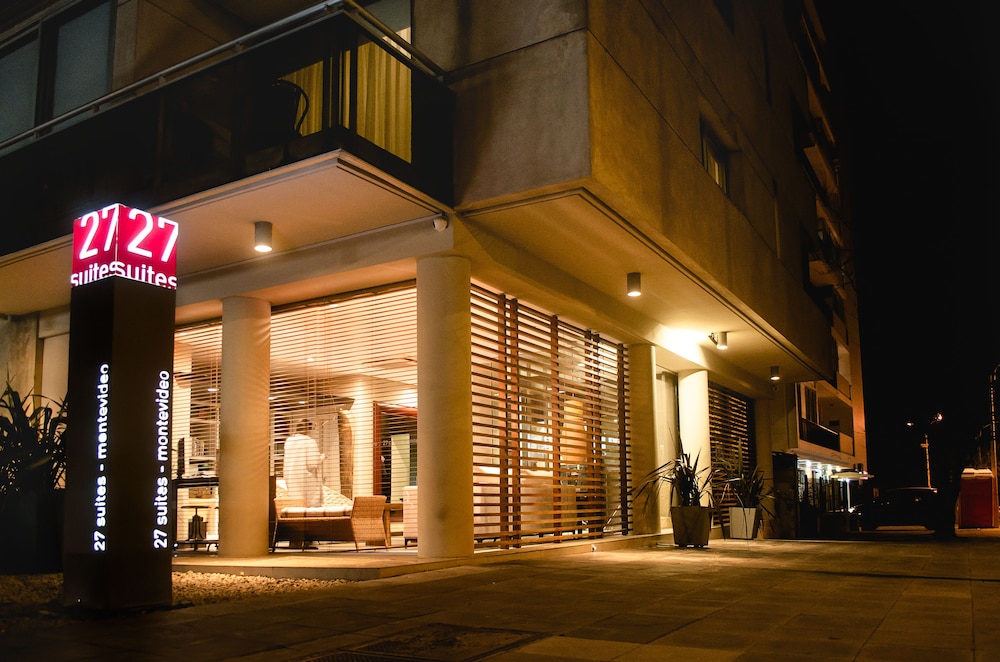 27 Suites Apart Hotel