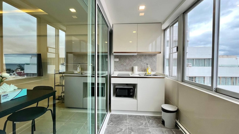 Heritage - Modern Studio Shared Pool, City Centre