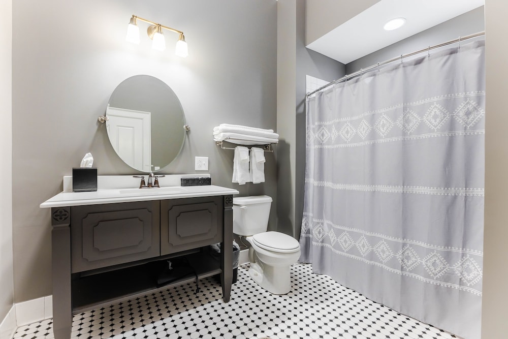 The Inn at Foster Falls - Property Image 12
