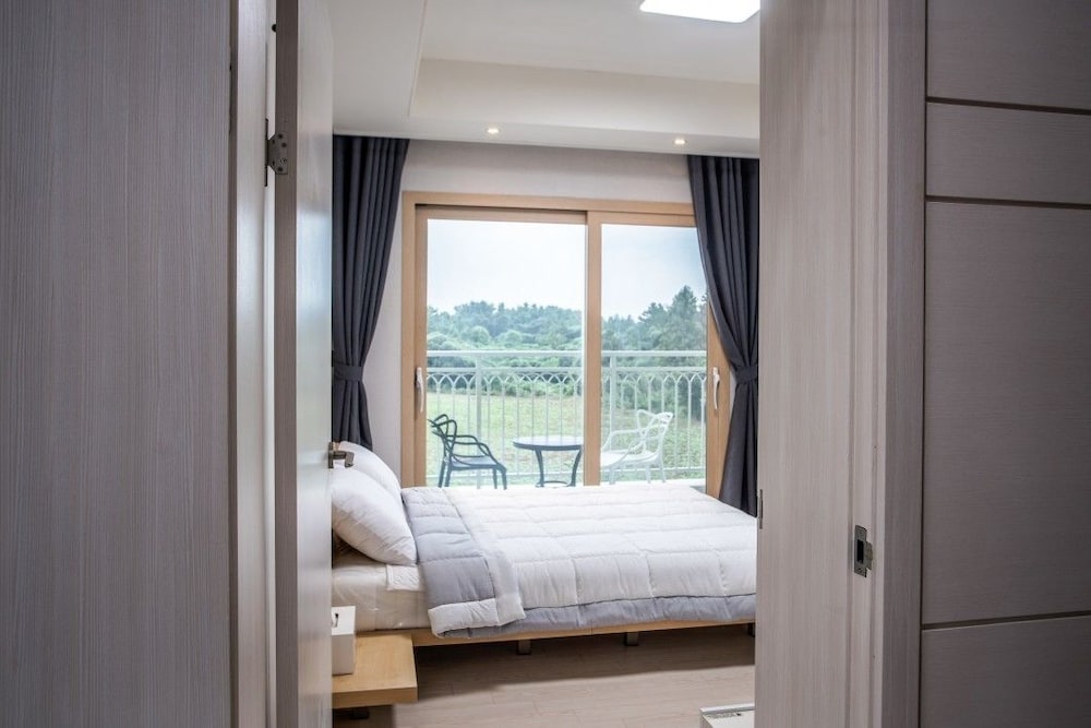 Oakra Resort