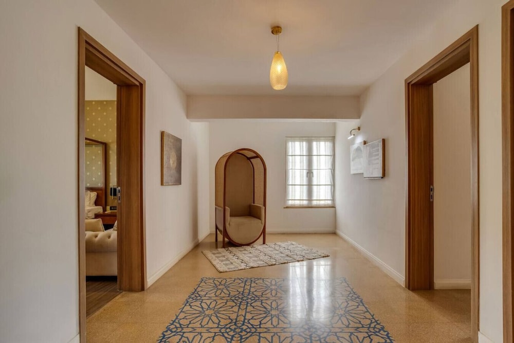 Villa Ayana 5bhk With Pool and Near the Beach