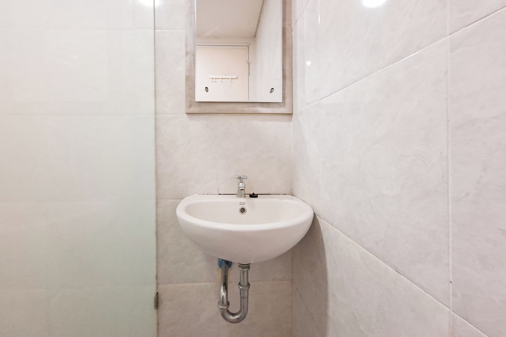 Pleasant Studio Apartment Parkland Avenue