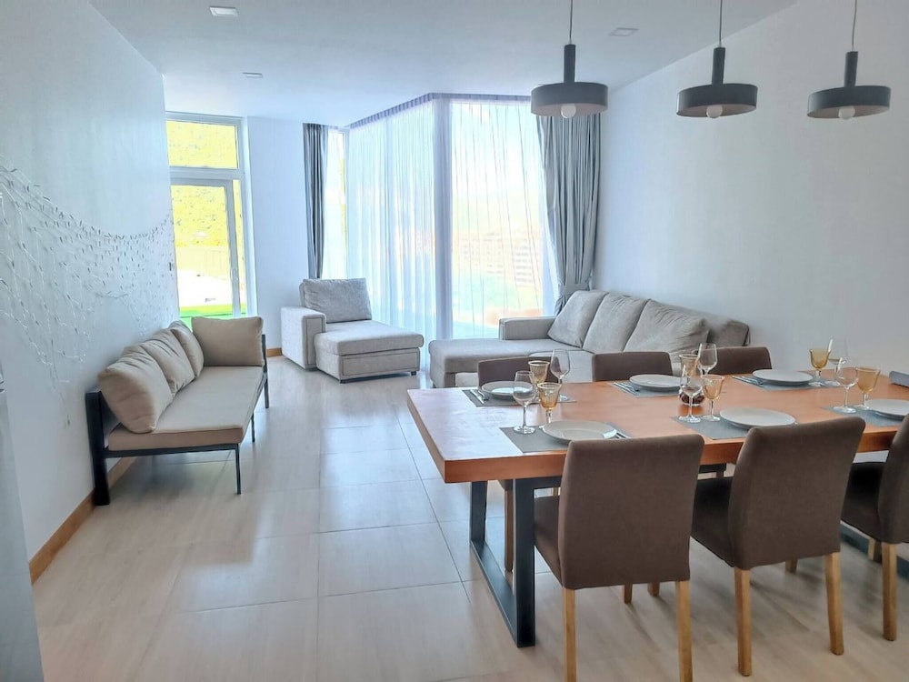 Q Conzept 2bdr 2bthr 300m From the sea