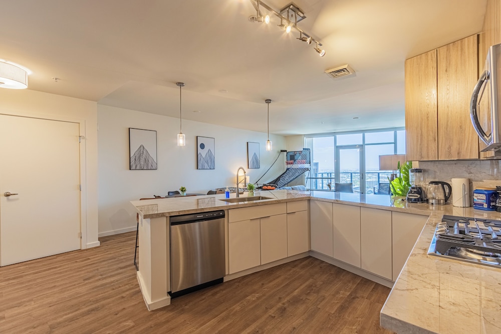 ROVE LIVING/KL - 44 Monroe