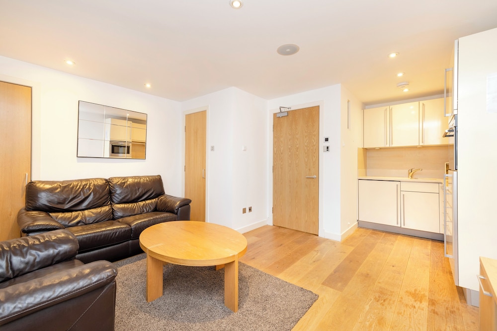 Superb Flats in the Heart of Edinburgh
