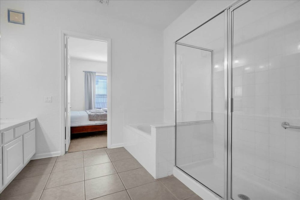Lrg Condo w Scenic Patio Views - Next to Occc