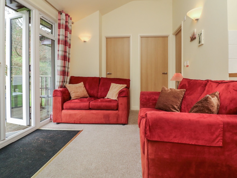 7 Manleigh Park