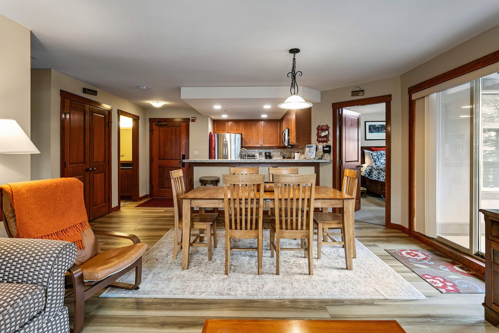 2201 - Two Bedroom Standard Eagle Springs East 2 Condo