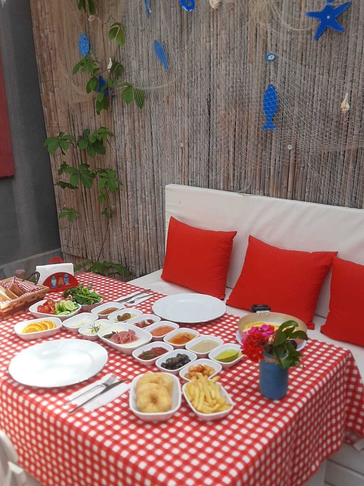 Delos Otel