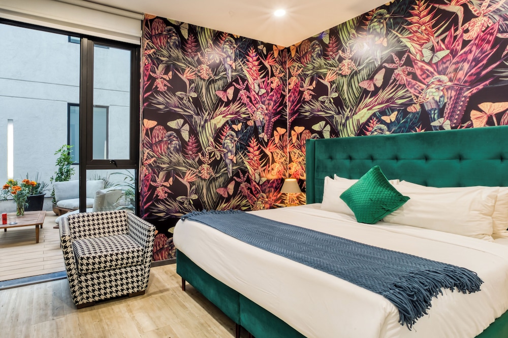 MEDELLIN 148 by Mr. W