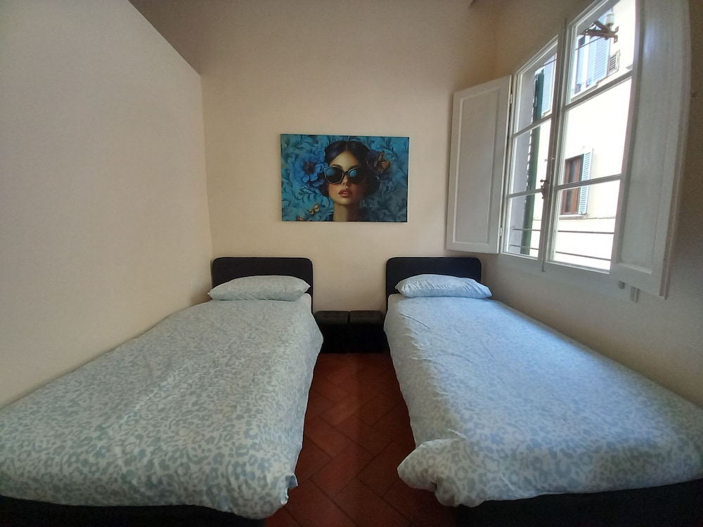 Moro in Firenze With 4 Bedrooms and 2 Bathrooms