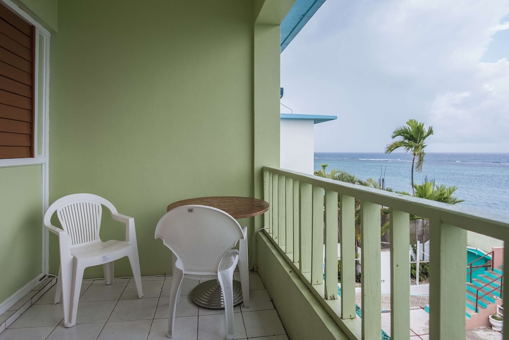 Ocean Rooms at Oceans Palm Resort
