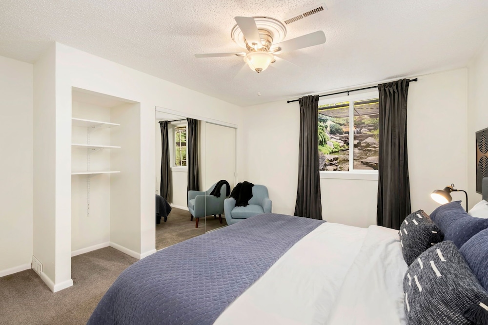 The Foundry Escape - Hot Tub, Bikes & Game Room