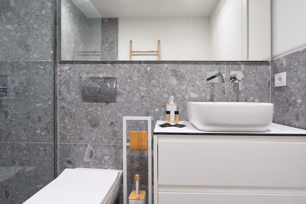 LIV Athinum 1 - Luxury Apartment 1C