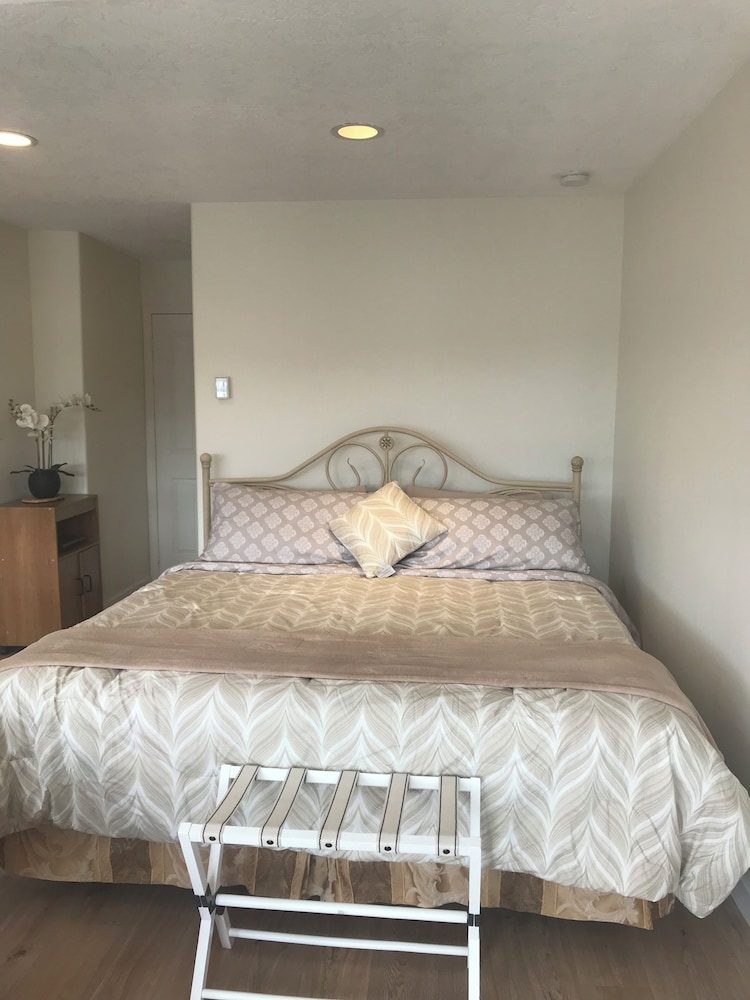 Moonlit Cove B&B