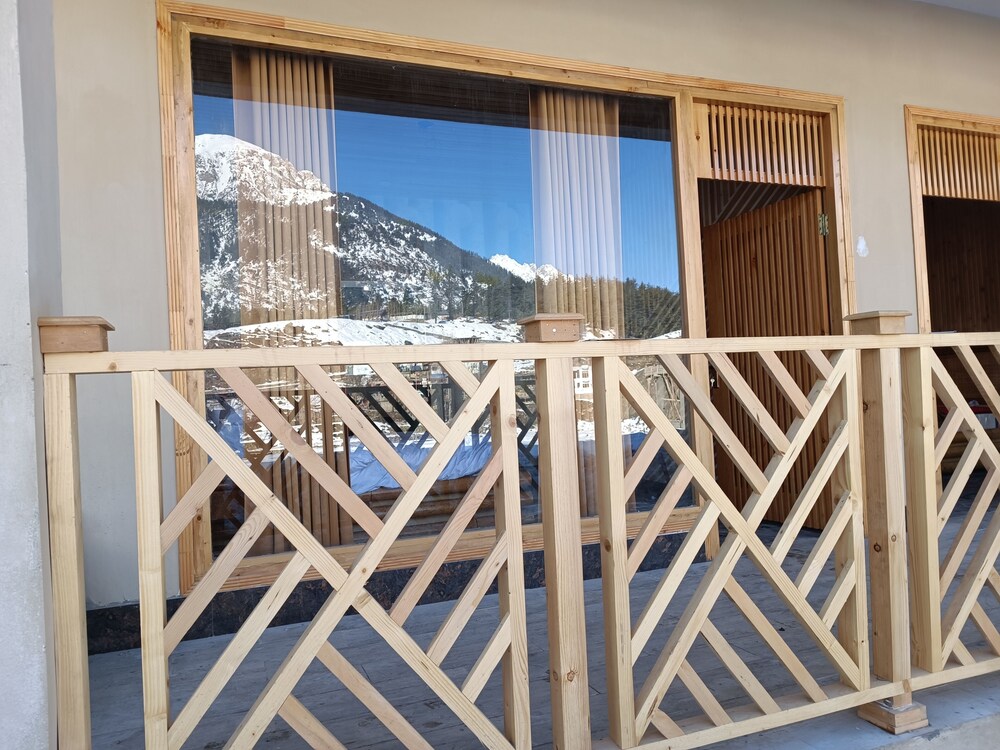 Room in Chalet - Woodridge Cottages Kalam