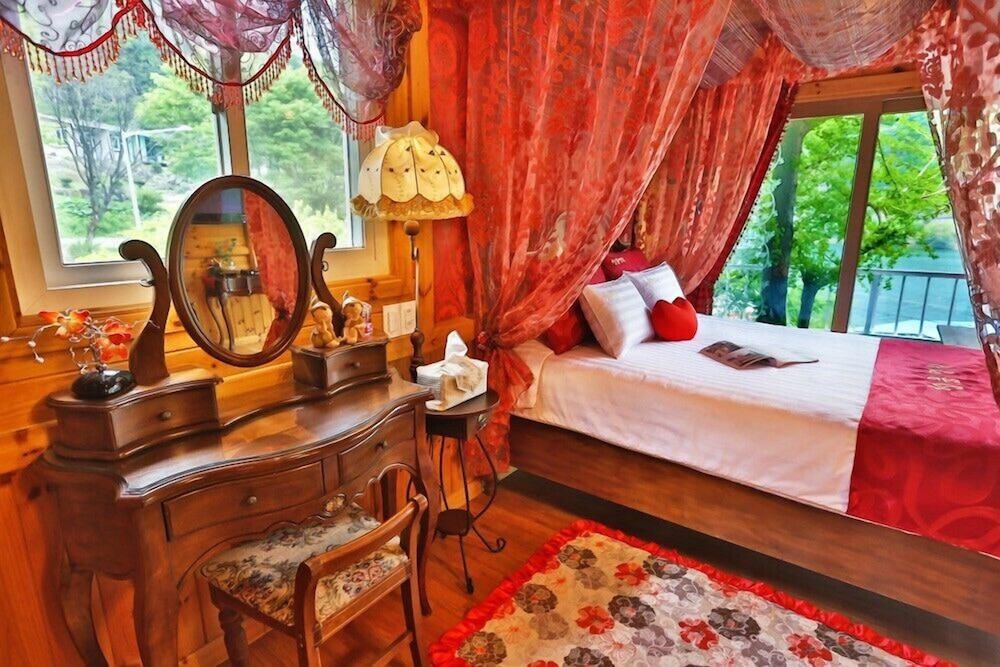 Cheungpungmyungwol Pension view 3