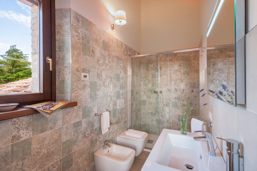I Gelsi 12 2 by Marche Holiday Villas
