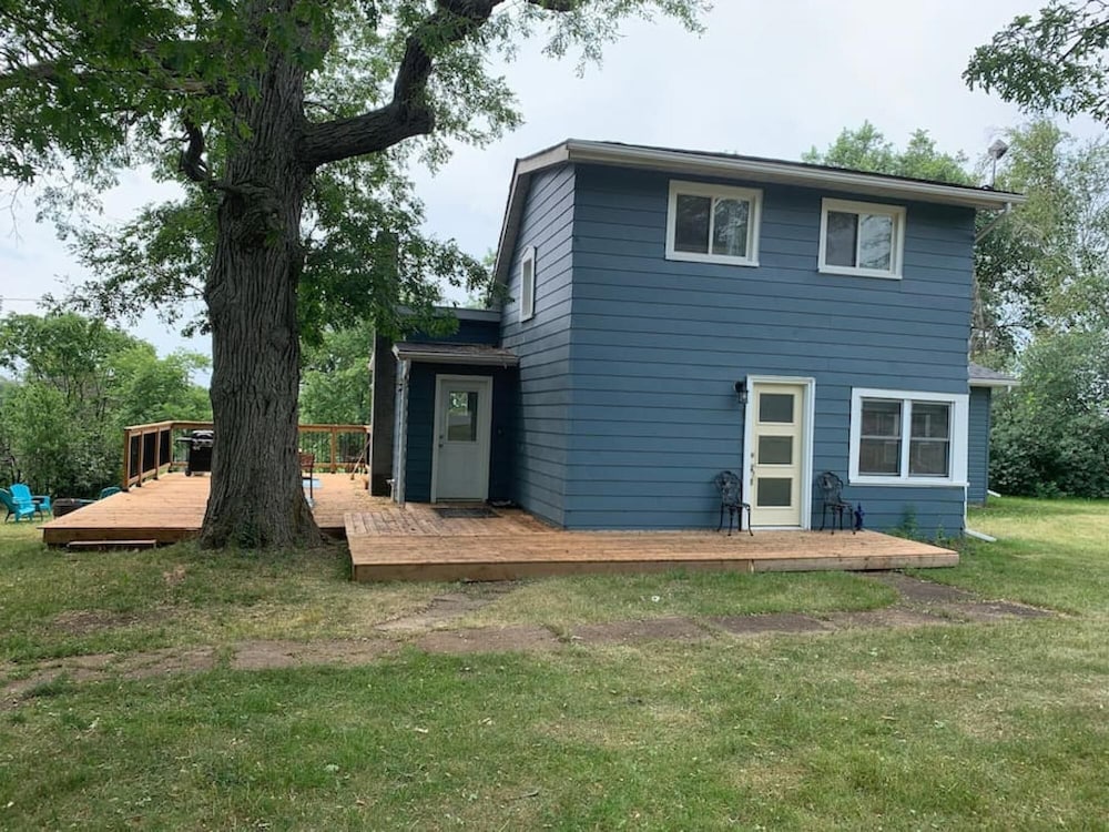 Gran Roble in Beautiful Waupoos - Image 1