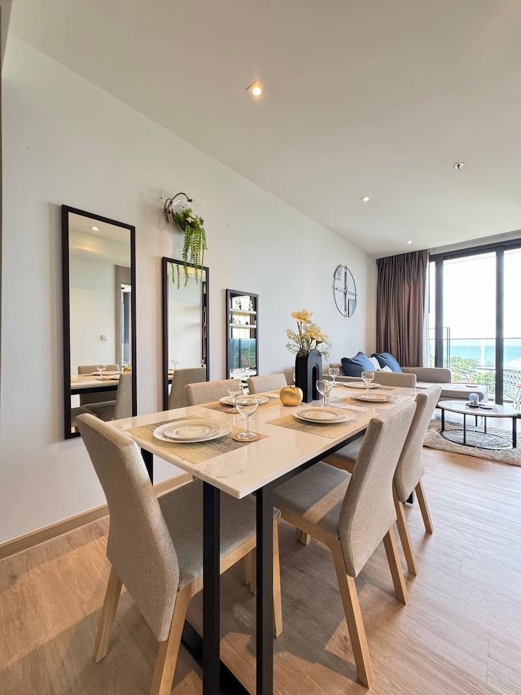Sea View 2 Bed Room Luxury - Perfect Location