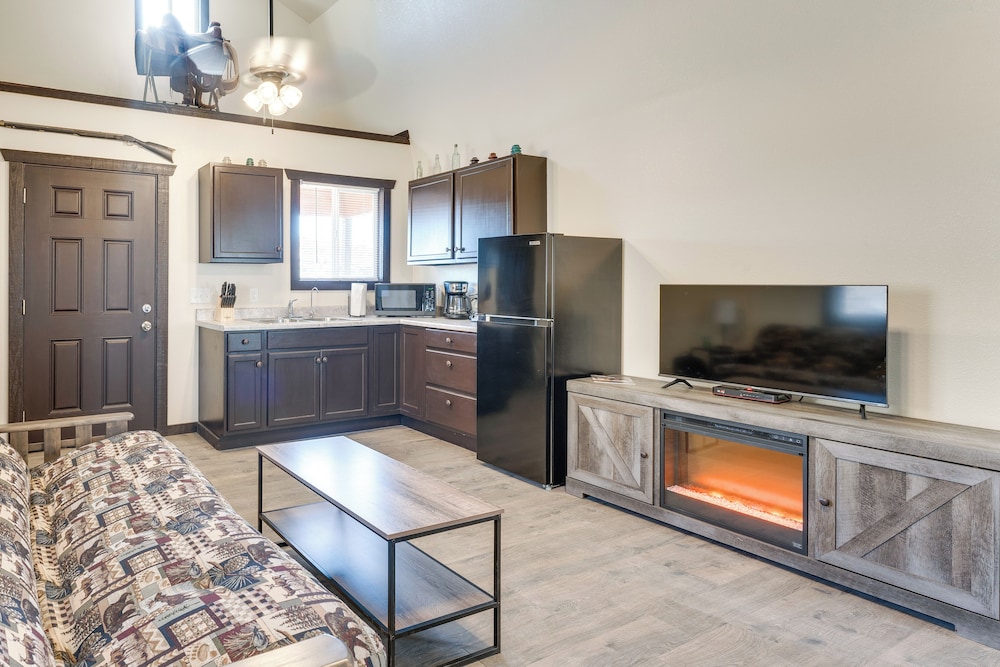 Oatman Studio w/ Fire Pit Near Bullhead City!