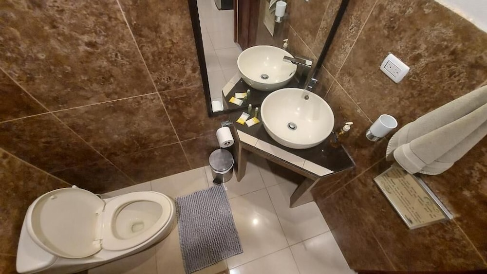 Tortuguero Adventures GuestHouse