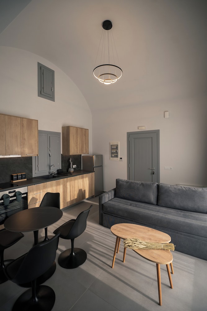 Uranides Luxury Suites