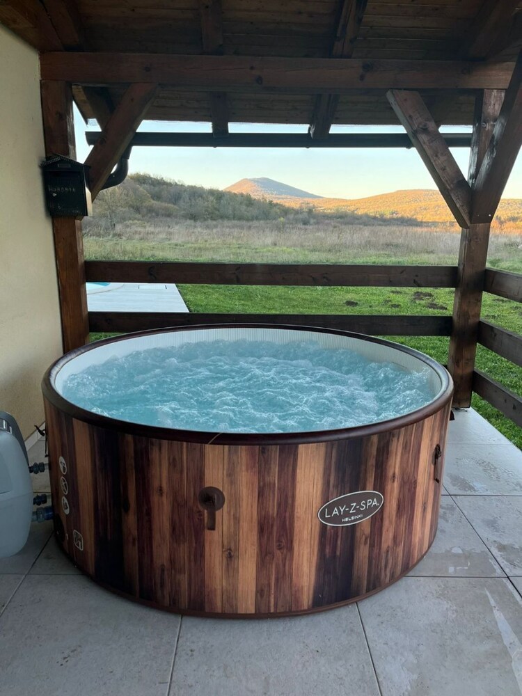 Blue House - Shared Pool - H
