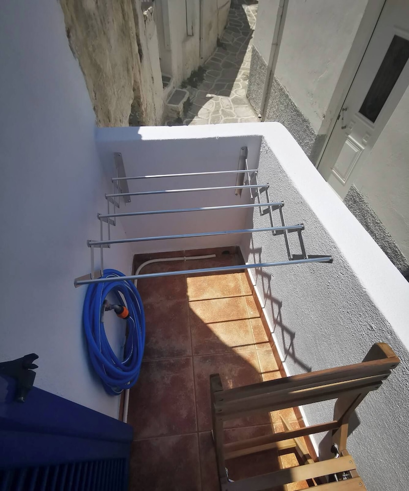 Authentic White House in Paros Lefkes view 4
