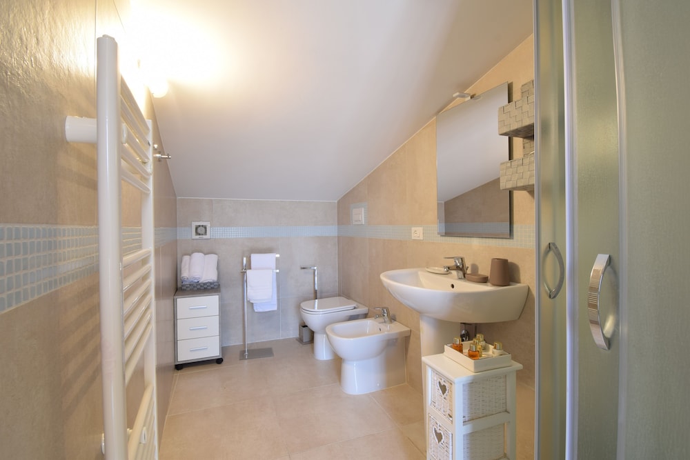 Villa Eve en Guardialfiera — bathroom