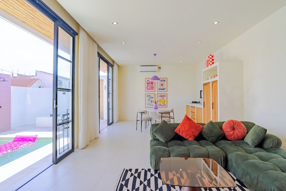 Stylish Private Pool Villa in Pererenan
