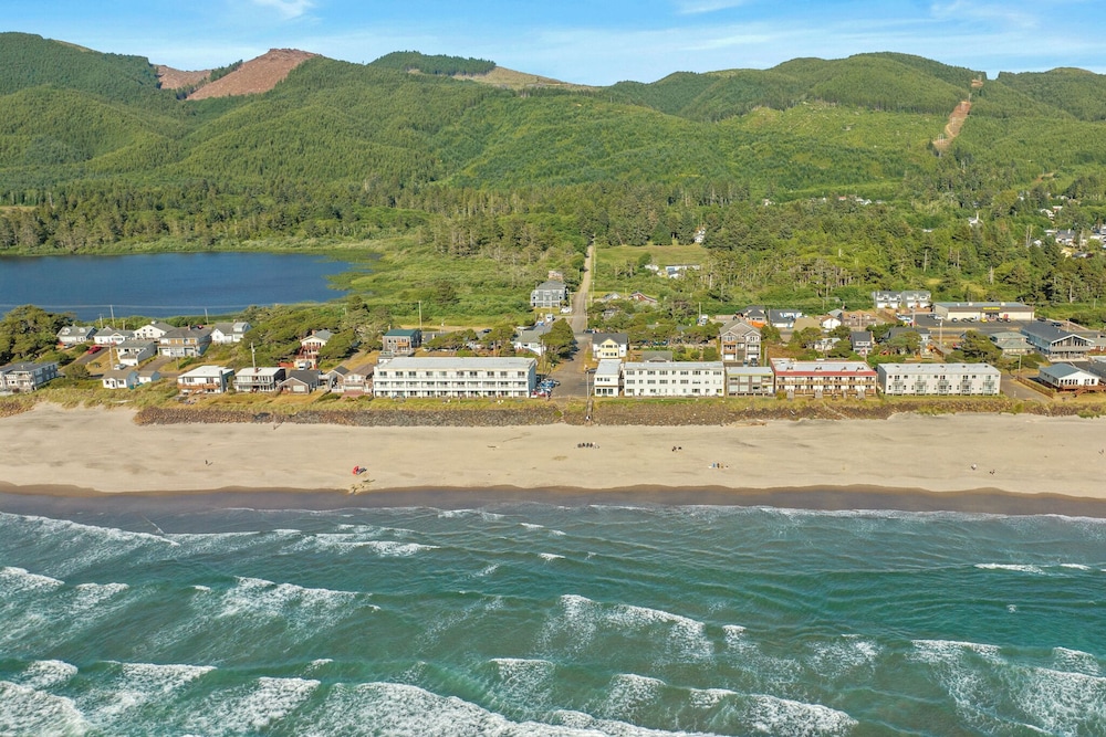 Rockaway Beach Resort view 3